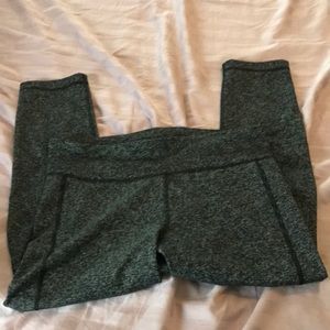 UA Coldgear capris